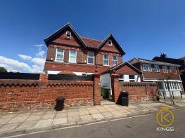 43, Edmund Road, Southsea PO4 0HZ