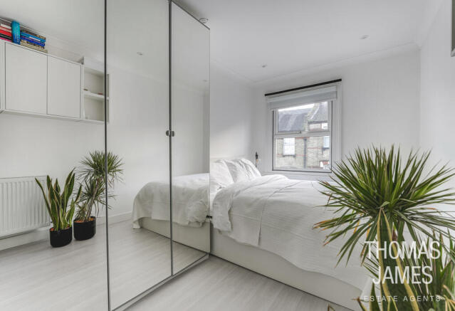 East Barnet Road - bedroom spacious storage