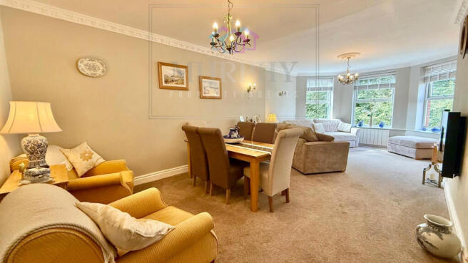 3 bed Flat for sale Image 8