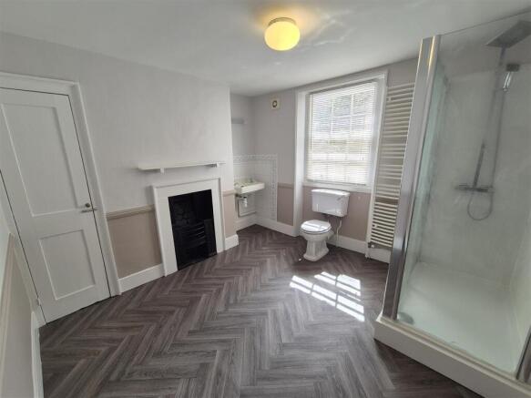 Shower Room.jpg