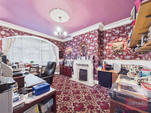 6 bed Semi-Detached for sale Image 9