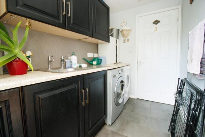 3 bed Semi-Detached for sale Image 7