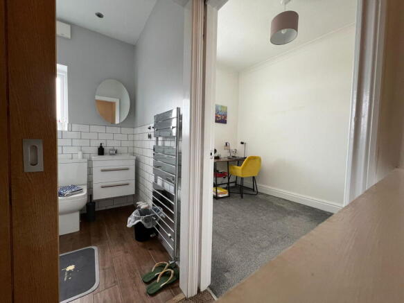 Photo 10