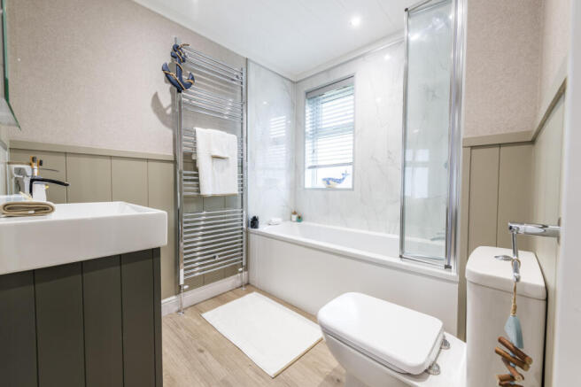 2 bed Park Home for sale Image 10