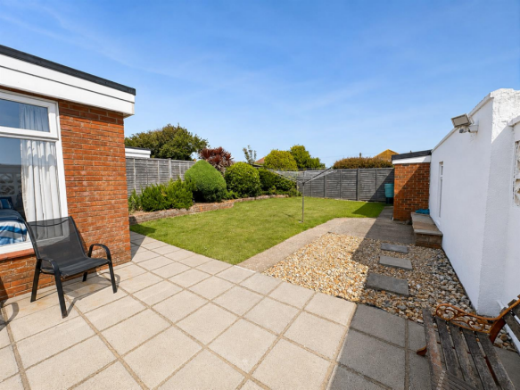 Hoddern Avenue, Peacehaven photo 4