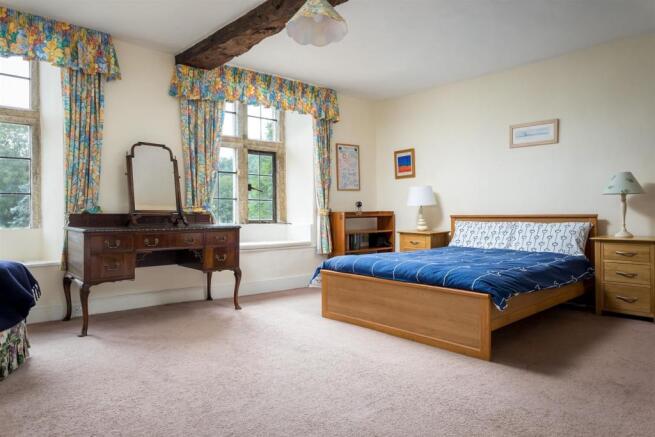 76 - Bagendon Manor - GL7 7DU - L Web.jpg