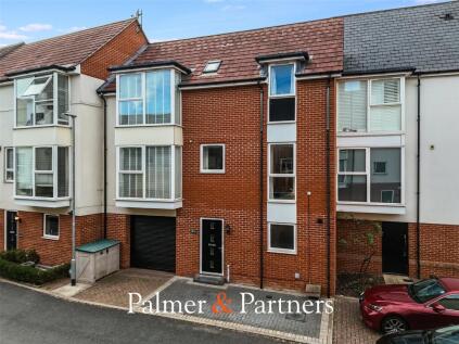 Montfort Drive, Chelmsford, Essex, CM2