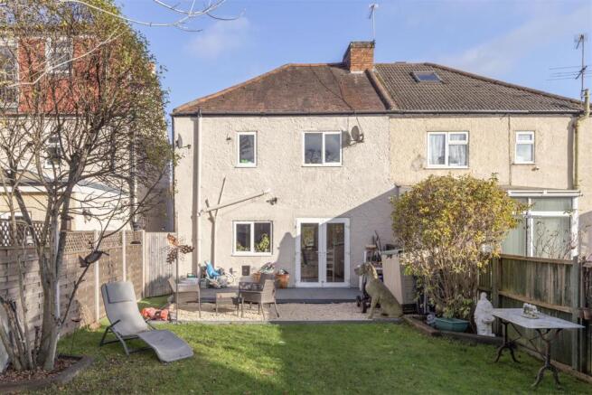 14 King Road, New Haw - 2.jpg