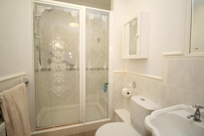 3 bed Apartment for sale Image 8