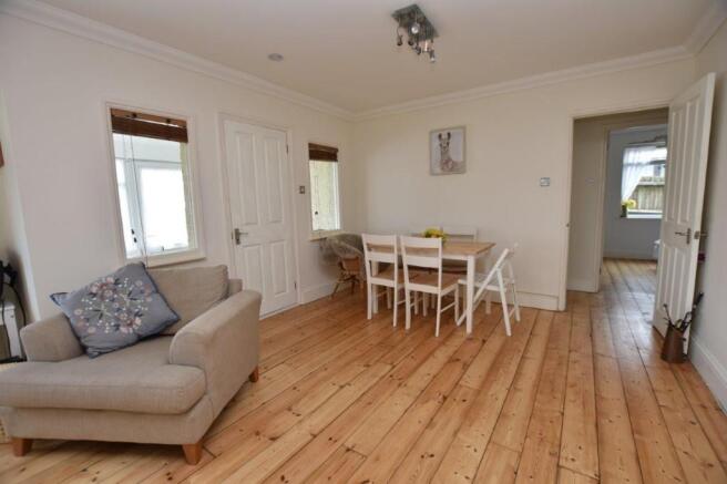 Lounge/dining room