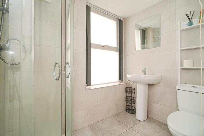 3 bed Terraced for sale Image 8