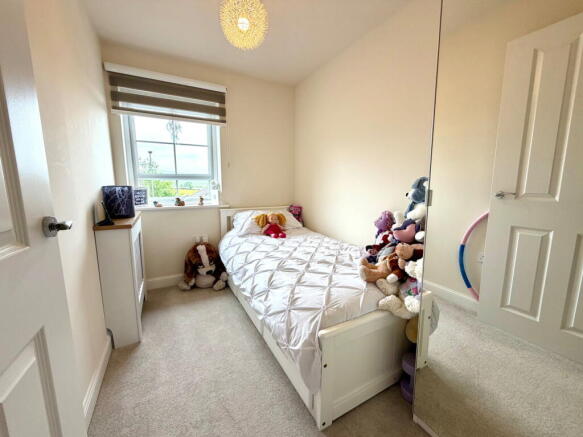 3 bed Semi-Detached for sale Image 12