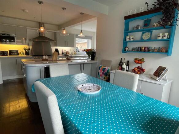 Kitchen..jpg