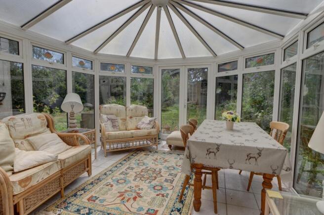 5 bed Semi-Detached for sale Image 7