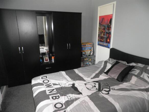 BEDROOM 2