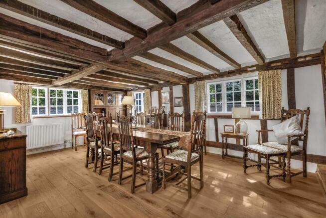Sitting Area/Dining Room