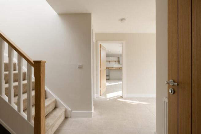 4 bed House for sale Image 8