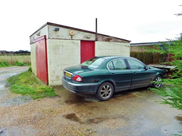garage / parking