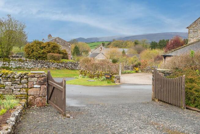 Driveway, Honeysuckle Hill