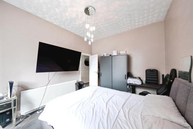 4 bed Semi-Detached for sale Image 9