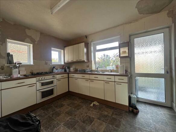3 bed House for sale Image 5