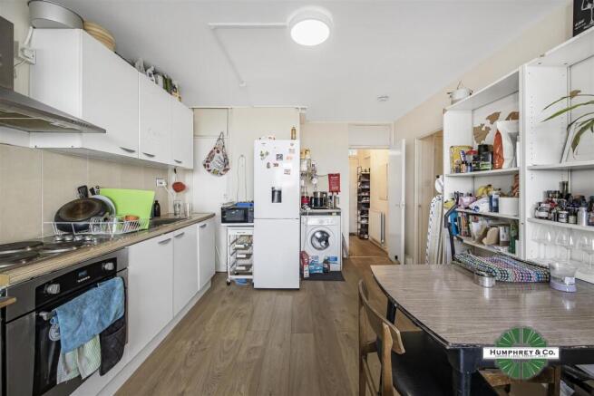 Flat 84, Granard House, Bradstock Road -009.jpg