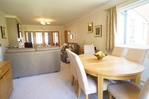 Sitting Room / Dining Room