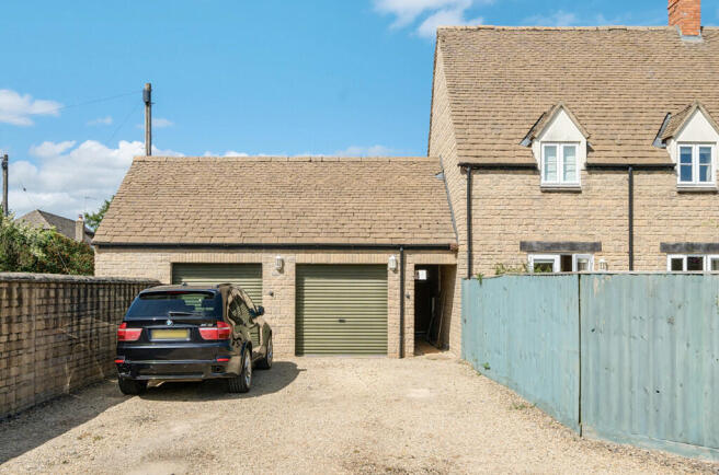Garage/Parking