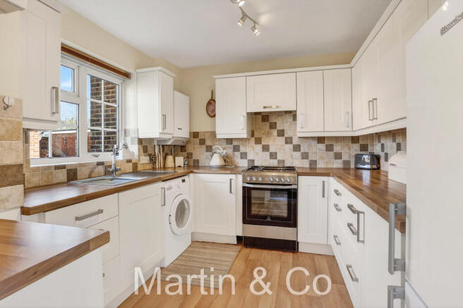 1672594840 - 18 N...