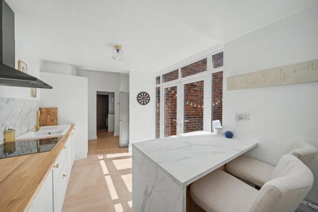 2 bed Semi-Detached for sale Image 6
