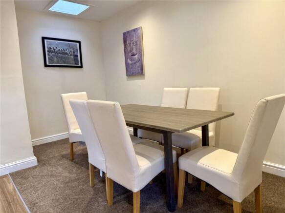 7 bed Detached for sale Image 11