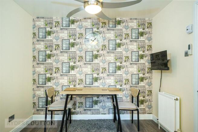 3 bed Semi-Detached for sale Image 6