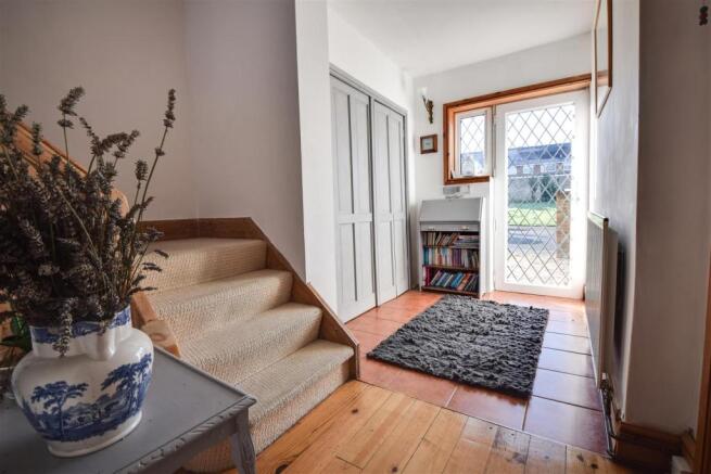 downstairs hallway2.jpg