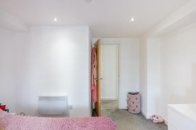 2 bed Flat for sale Image 9