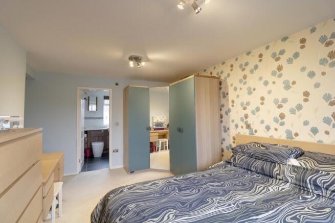 Bed 1 b