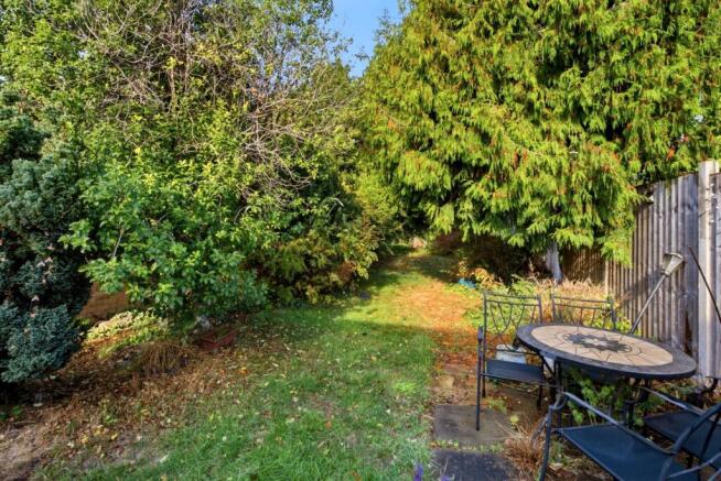 Wilbury Drive, Dunstable, Bedfordshire, LU5 photo 4