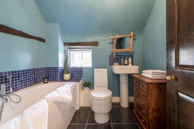 En suite to guest...