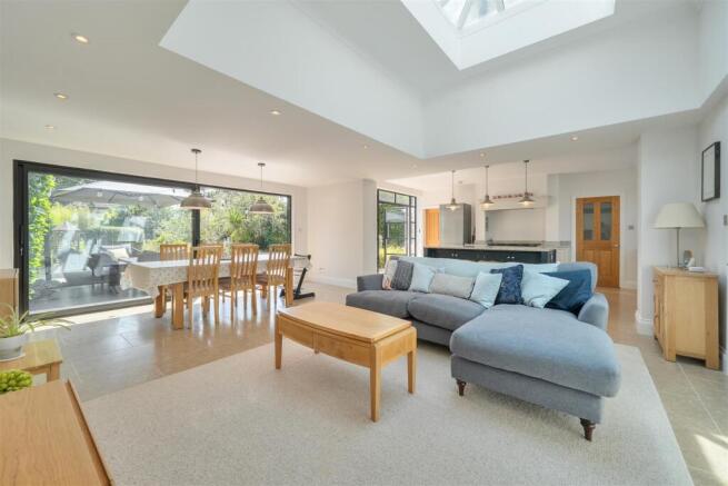 Sandringham Road, Fareham photo 4
