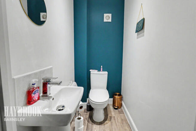 3 bed Semi-Detached for sale Image 12
