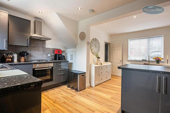 3 bed Terraced for sale Image 8