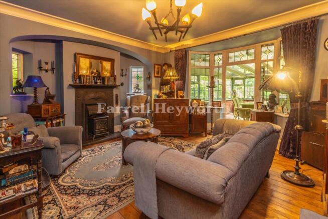 Lounge image 2