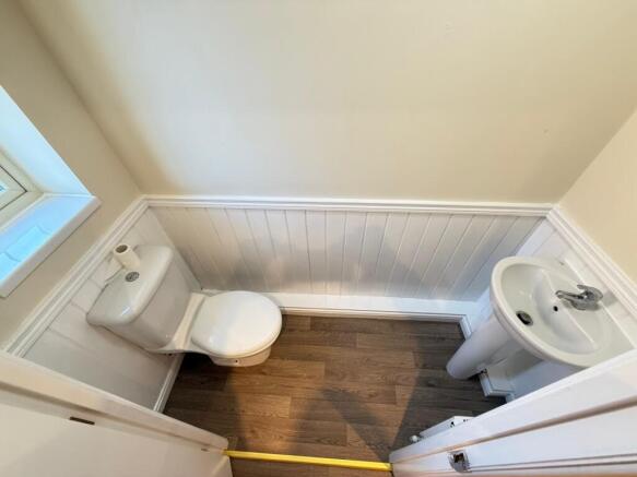 18 Riverside Court WC