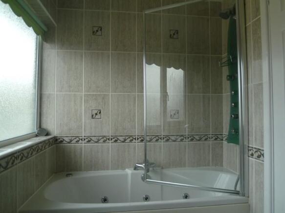 MODERN BATHROOM
