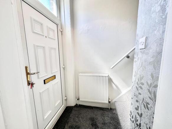 2 bed Terraced to rent Image 4
