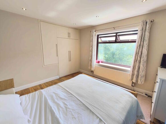 2 bed Terraced for sale Image 12