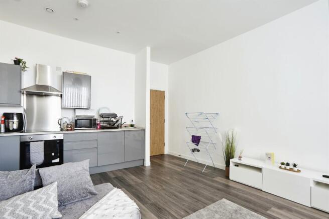 1 bed Apartment for sale Image 8