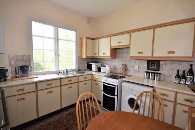 KITCHEN.JPG