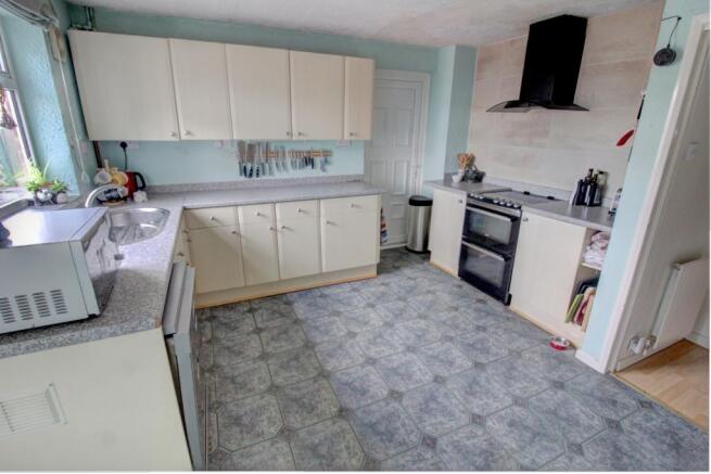 Yopa - Paddock Drive, Chelmsford, CM1 (13)
