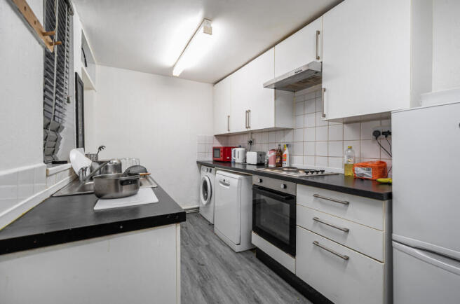 1430050-8-69b40de...