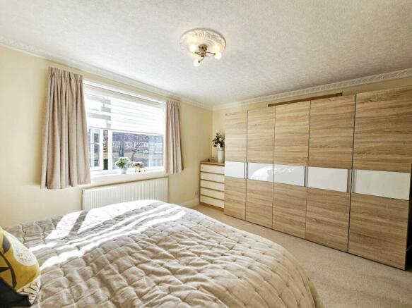 2 bed Flat for sale Image 9